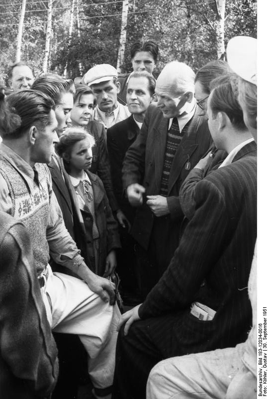 Adolf Hennecke besucht Pionier-Republik, BArch: Bild 183–12034–0016
